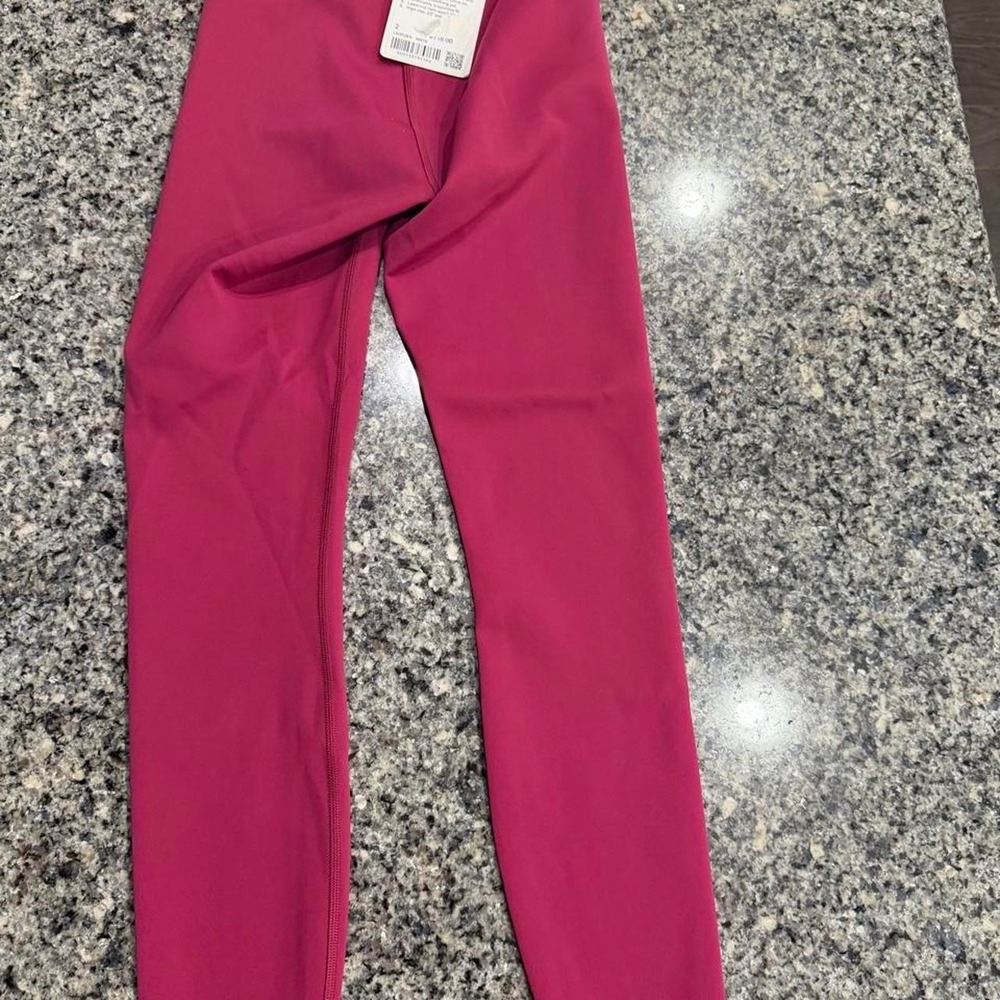 NWT‎ Lululemon Glow Up HR Tight 25"